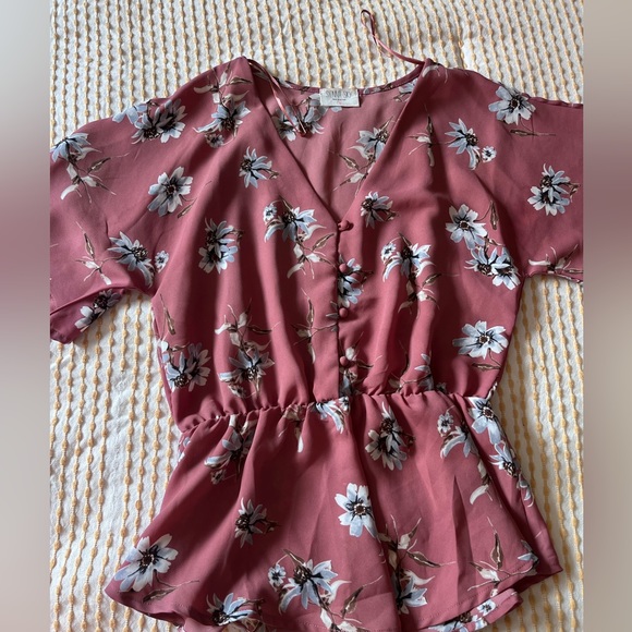 Floral smocked top - Picture 1 of 3